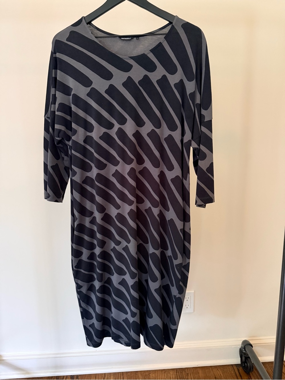 Marimekko ‘Presto’ Black & Gray Jersey Midi Dress with Abstract Print - Picture 13 of 13